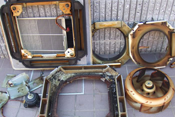 洗浄前のエアコン写  真